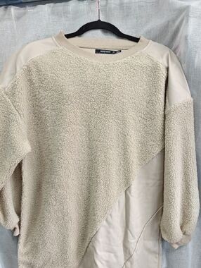 Missguided + Cream Sherpa Panel Sweatshirt Dress